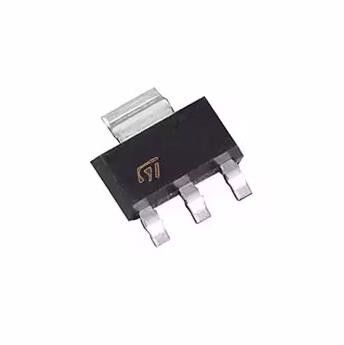 LDL1117S18R Γραμμικός ρυθμιστής τάσης IC θετικός σταθερός 1 έξοδος 1.2A SOT-223